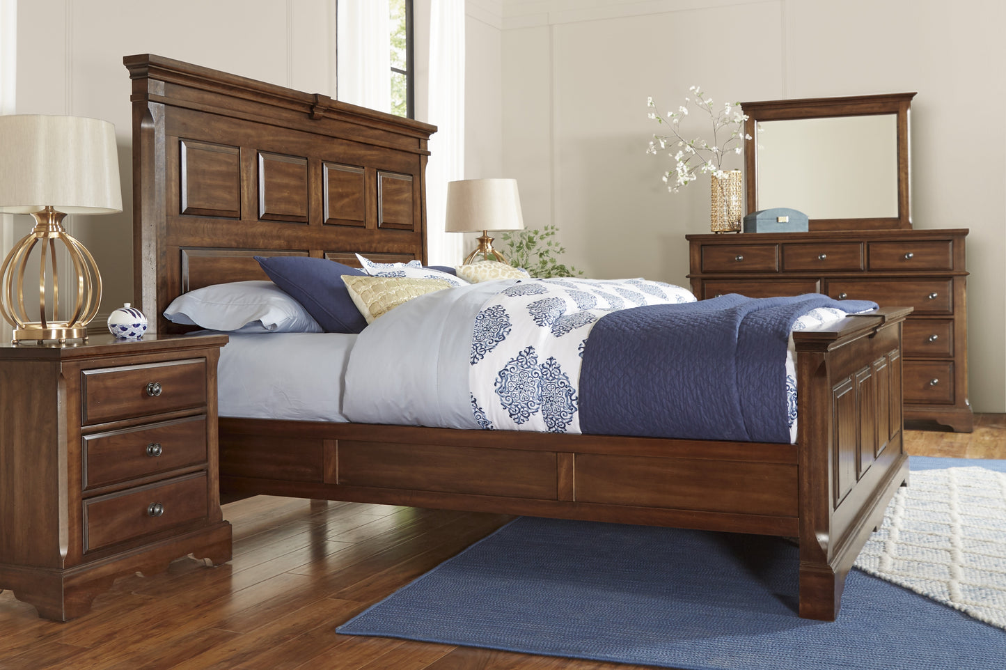 Queen Mansion Bed with Decorative Rails