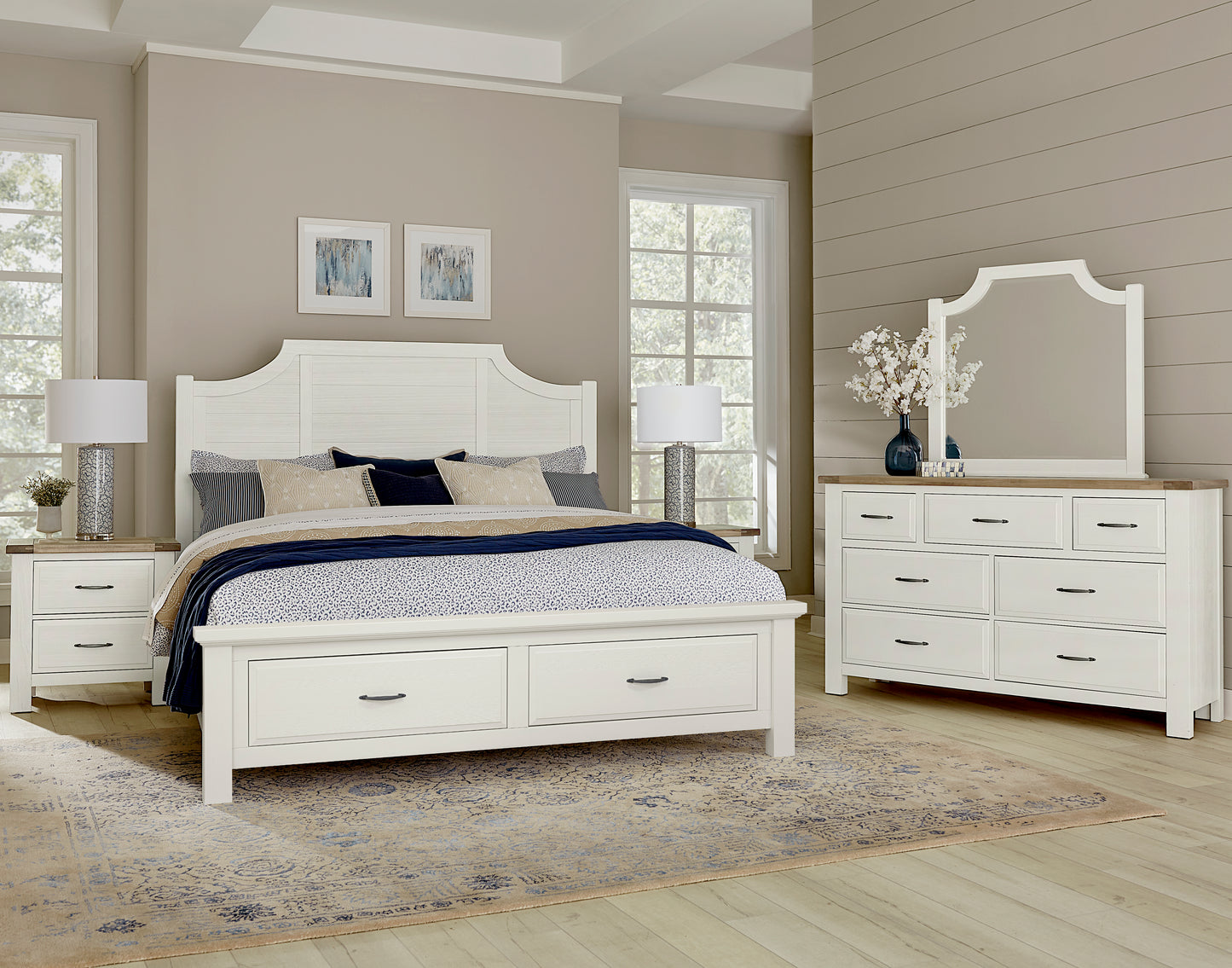 King Scalloped Storage Bed