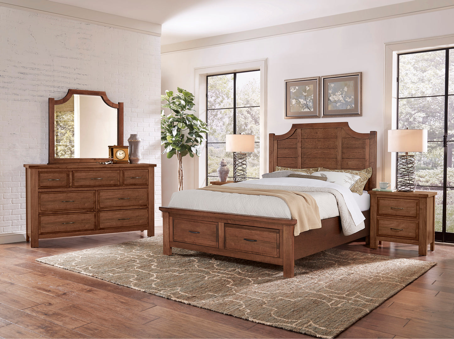 King Scalloped Storage Bed