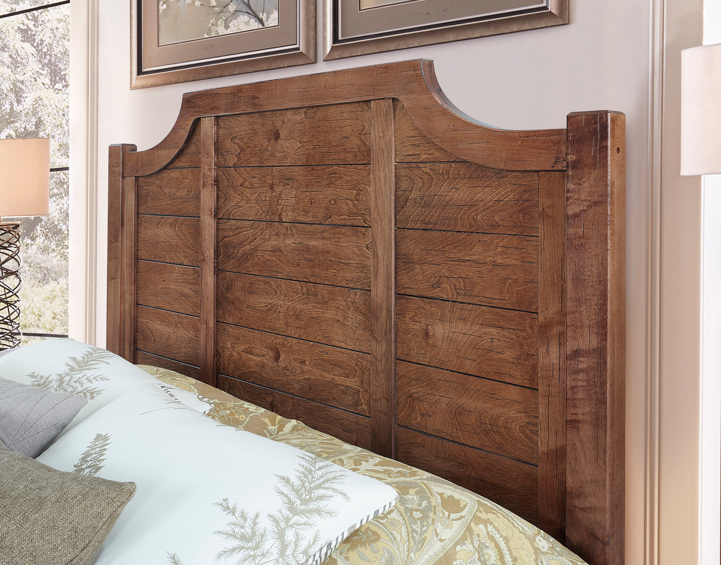 King Scalloped Storage Bed