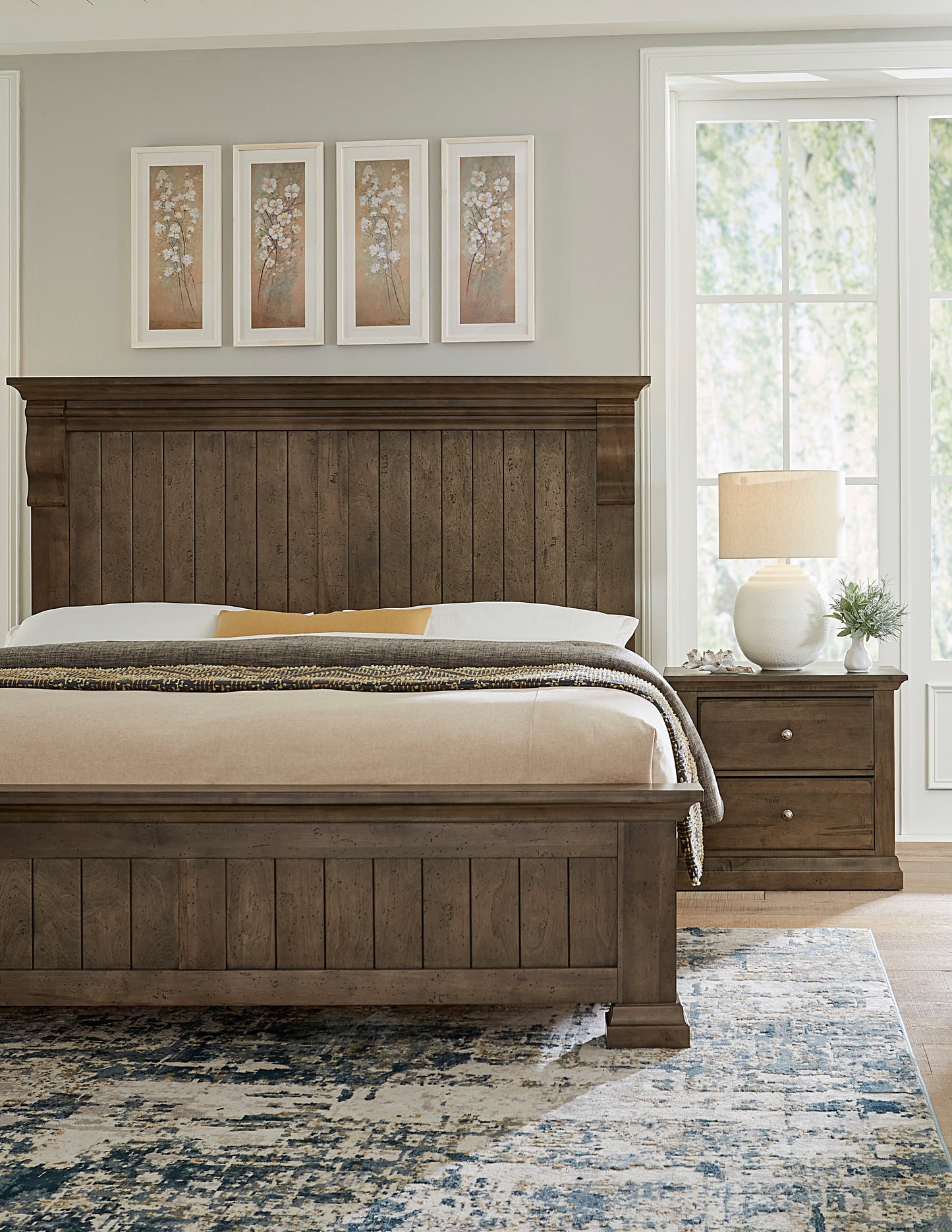 Queen Corbel bed