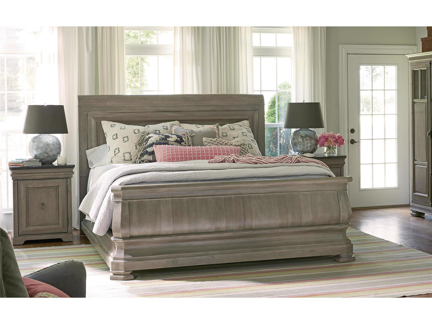 Universal Furniture Queen Sleigh Bed