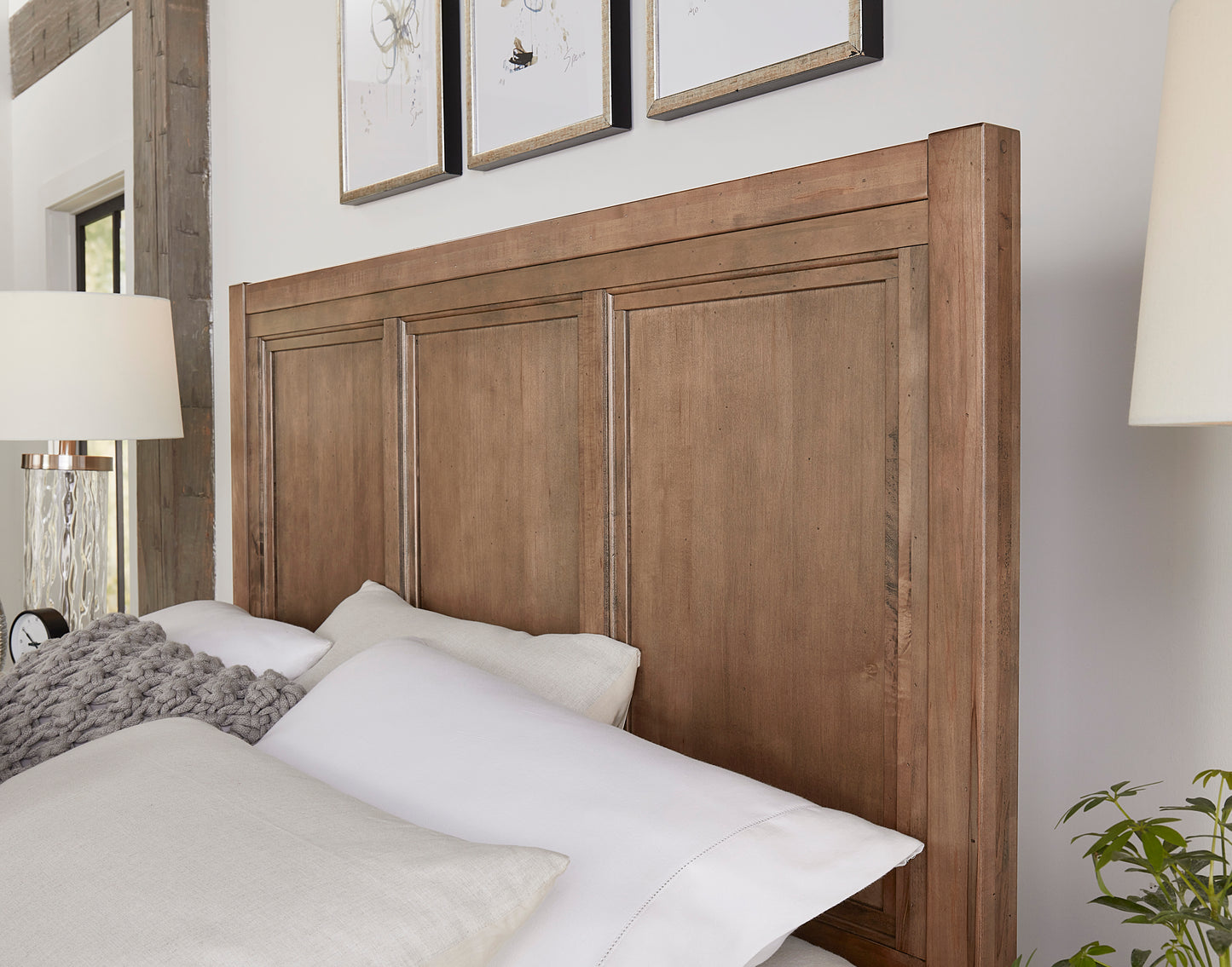 Queen Panel Bed w/ Storage Footboard