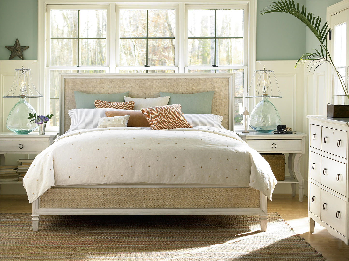 Universal Furniture Woven Accent King Bed